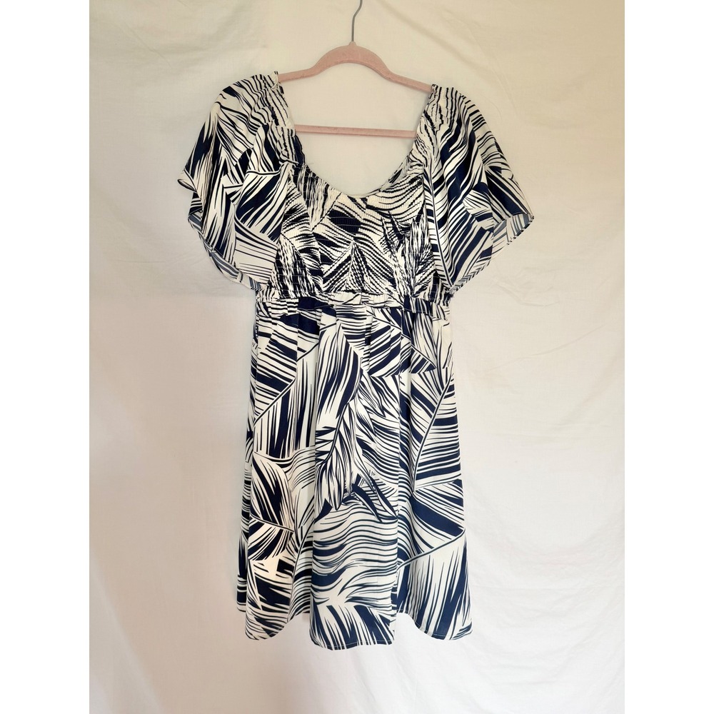 Doe and Rae Navy White Palm Print Smocked Dress Flutter Sleeve Small NEW Coastal